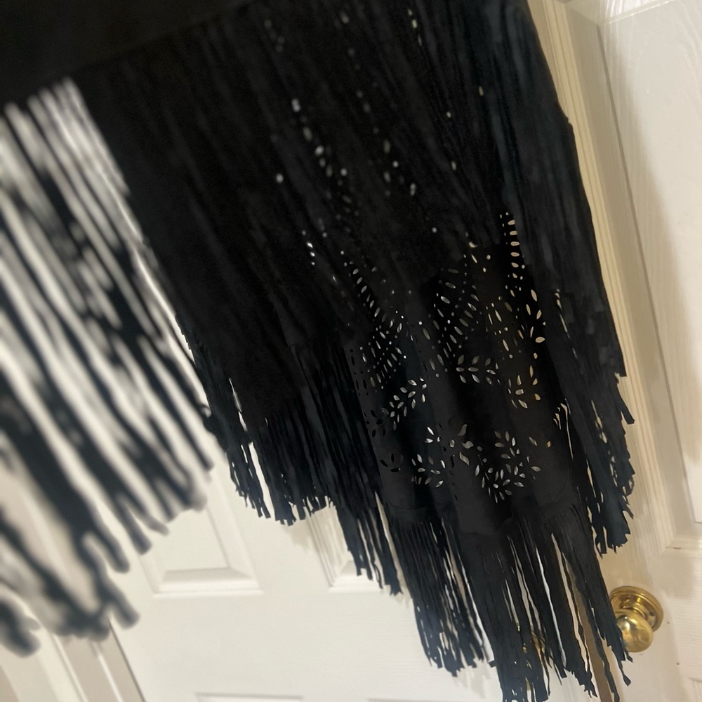 Women  Black Faux Suede Laser Cut   Poncho  Open Front Shawl Wrap Western One - Picture 7 of 12